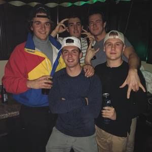 Meet your Posher, Dom